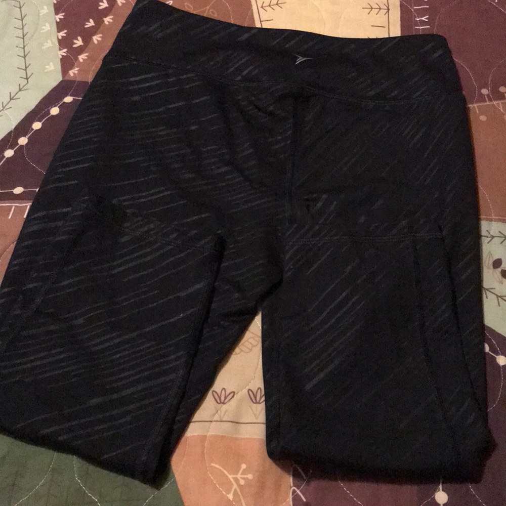 Old Navy mid rise crop workout leggings